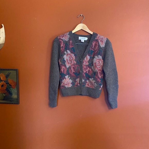 Vintage Sweaters - Vintage 90s Cottagecore floral crop wool cardigan